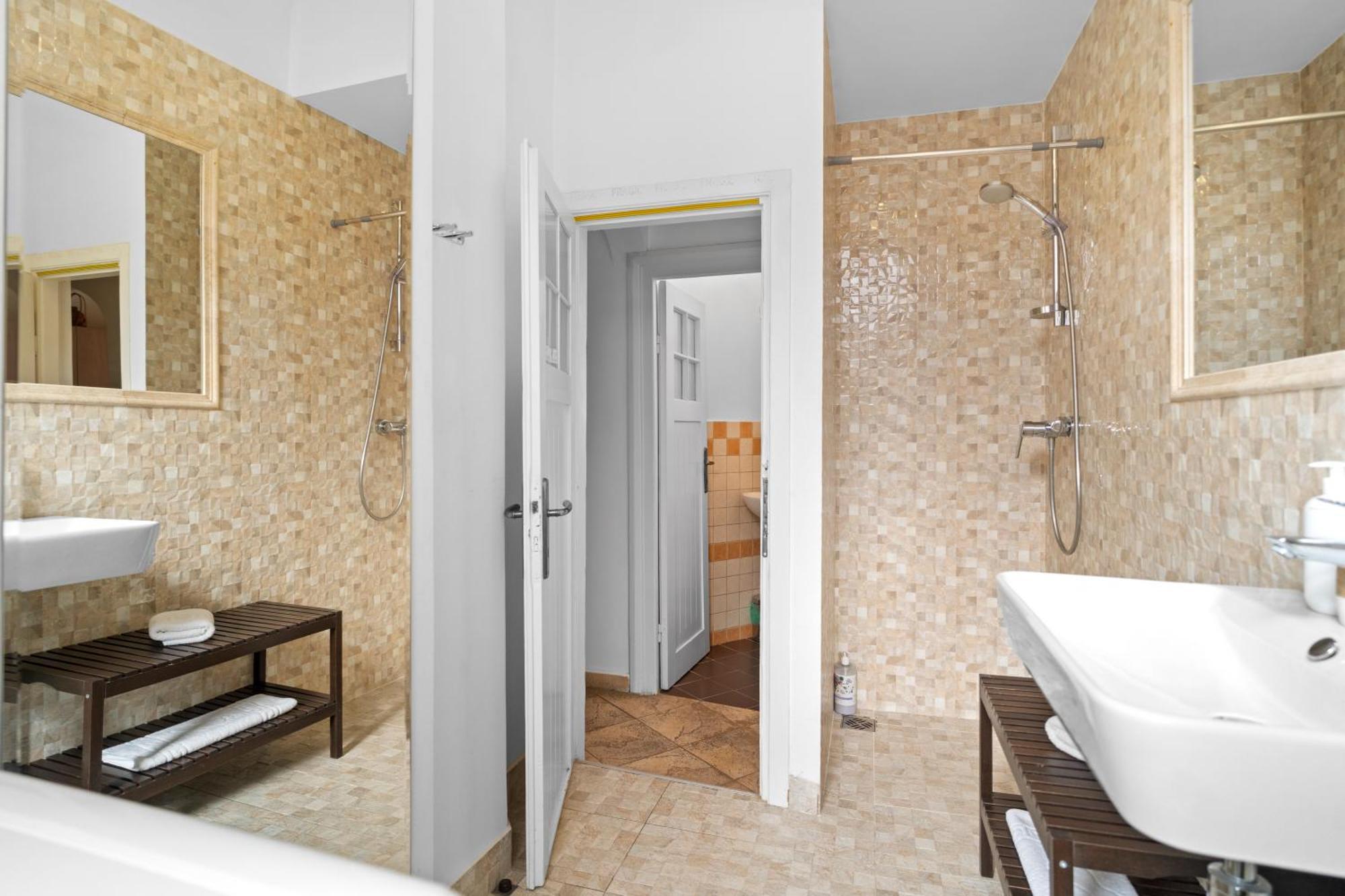 Golden Residences - & Penthouse In Old Town Bukarest